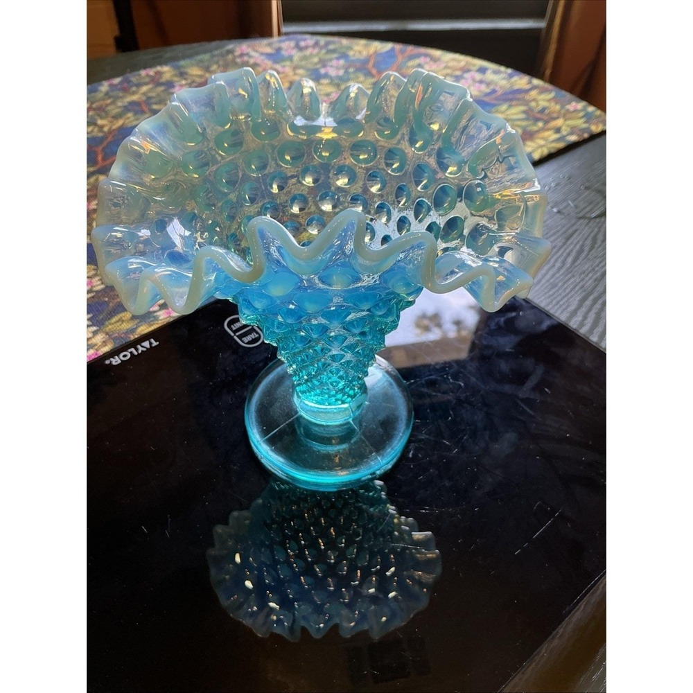 Vintage Fenton Glass 5.5" Blue Opalescent Hobnail Ruffled Trumpet Vase - Picture 8 of 10